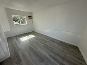 5530 Enrico Blvd in Sacramento, CA - Building Photo - Building Photo