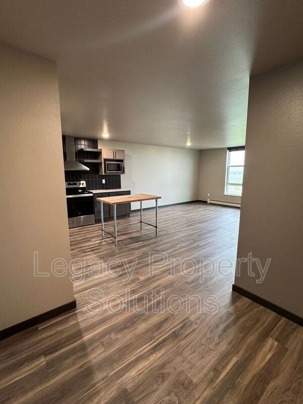 220 E Greenfield Ln in Bismarck, ND - Building Photo - Building Photo