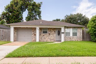 519 Guyer St in Sugar Land, TX - Building Photo
