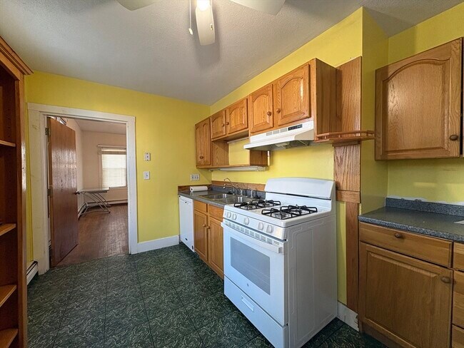 26 St James St in Newton, MA - Building Photo - Building Photo