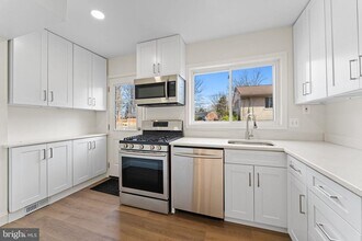 7407 Kelvin Pl in Springfield, VA - Building Photo - Building Photo