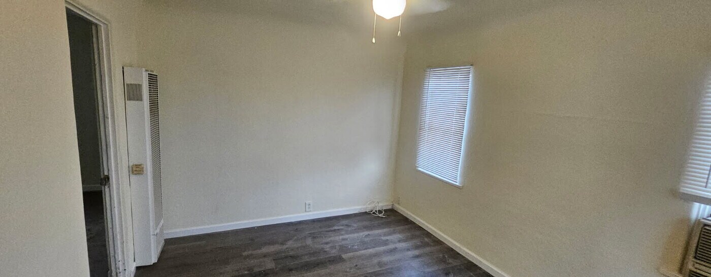 300 Linda Vista Dr, Unit 300A in Bakersfield, CA - Building Photo