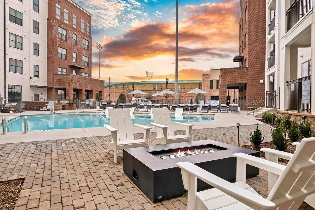 408 Jackson in Greenville, SC - Foto de edificio