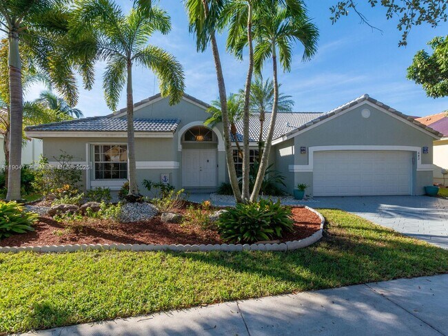 642 Heritage Dr in Weston, FL - Building Photo - Building Photo