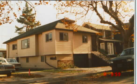 3275 Central Ave in Alameda, CA - Foto de edificio - Building Photo