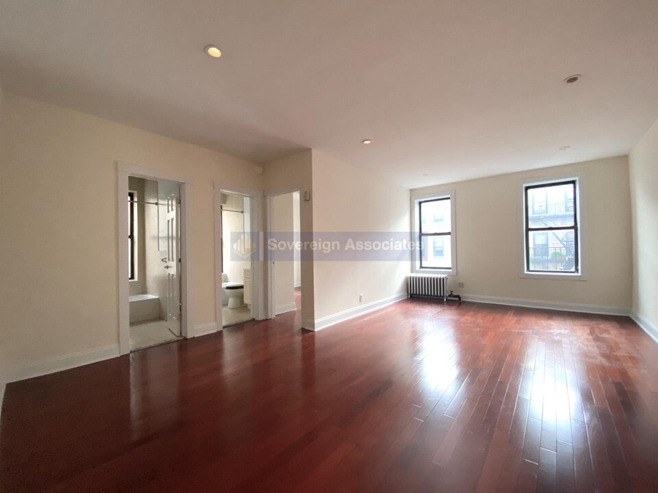 20 Magaw Pl in New York, NY - Building Photo