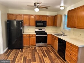 408 Rockwood Dr in Elizabethtown, PA - Building Photo - Building Photo