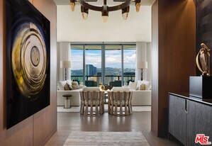 211 W Elm Ct in Los Angeles, CA - Building Photo