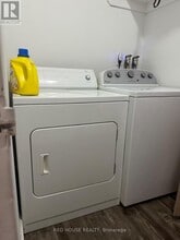 3555 Derry Rd E in Mississauga, ON - Building Photo - Building Photo