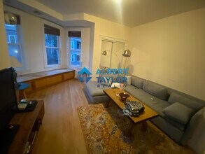 37 Hillside St, Unit 3 in Boston, MA - Foto de edificio - Building Photo