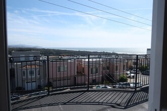 5032 Anza St, Unit A in San Francisco, CA - Building Photo - Building Photo