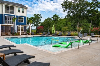 Overlook Point in Charleston, SC - Building Photo - Building Photo