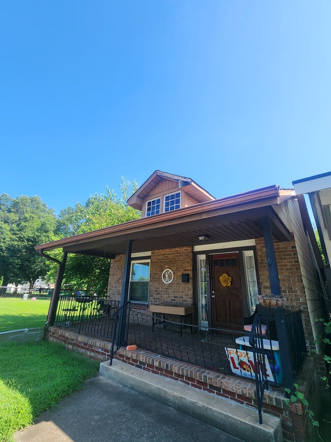 property at 3006 Idlewood Ave