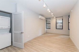 330 S Wells St in Chicago, IL - Building Photo - Building Photo