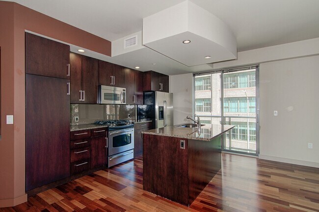 910 Lenora St in Seattle, WA - Building Photo - Building Photo
