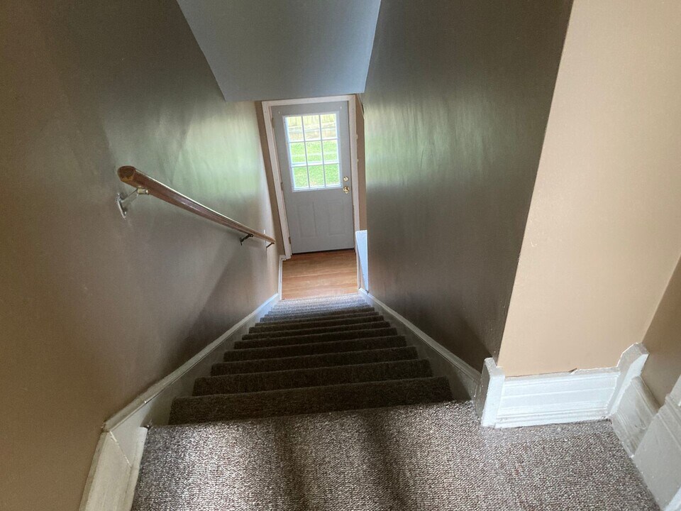 138 N Madison Rd-Unit -B in London, OH - Building Photo