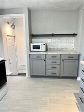 1005 N State St, Unit Lower in Appleton, WI - Building Photo - Building Photo