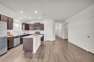 119 Esparza Dr in Bastrop, TX - Building Photo - Building Photo