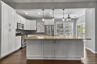 135 N River Dr in Beacon, NY - Building Photo - Building Photo