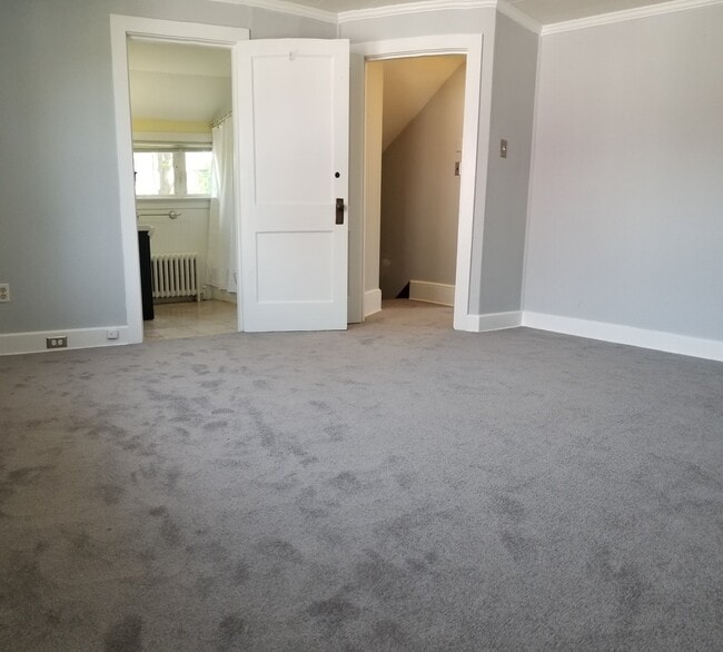 161 N Clinton St, Unit 2nd floor in Doylestown, PA - Building Photo - Building Photo