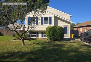 7730 Meadow Rd in Pasadena, MD - Building Photo