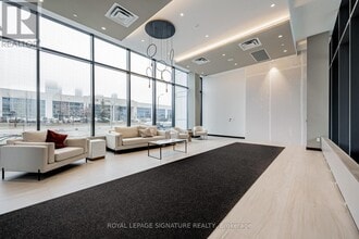 10 Honeycrisp Cres in Vaughan, ON - Building Photo - Building Photo