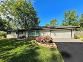 11 Jan Ave in Kankakee, IL - Building Photo