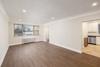 83 Wilson St in Oakville, ON - Building Photo - Building Photo