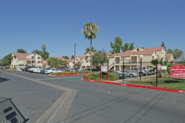 Bulldog Village Apartments in Fresno, CA - Building Photo - Building Photo