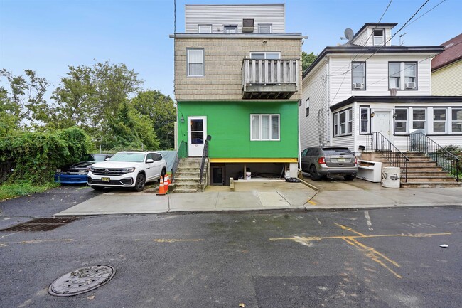 property at 22 Wegman Ct
