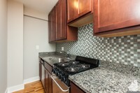 429 W Roscoe St, Unit 109 in Chicago, IL - Building Photo - Building Photo