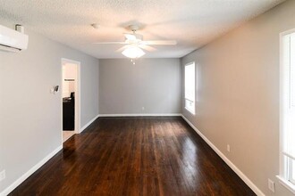 10433 Fern Dr in Dallas, TX - Building Photo - Building Photo