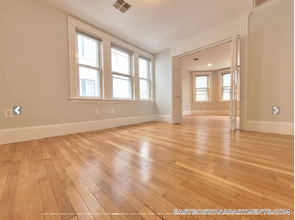 116 Gladstone St in Boston, MA - Foto de edificio - Building Photo