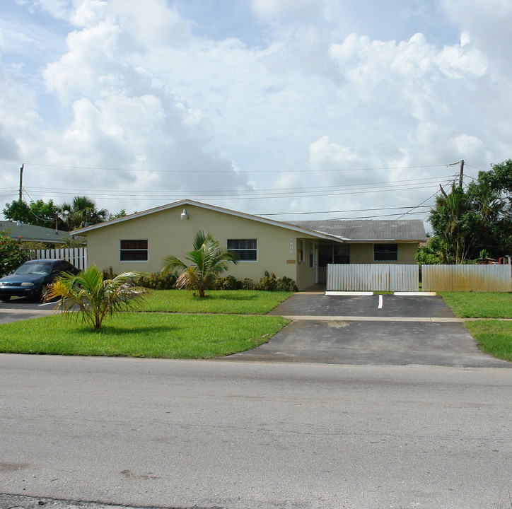 5800 NW 15th St in Fort Lauderdale, FL - Building Photo