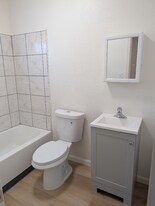 134 W 111th Pl in Los Angeles, CA - Building Photo