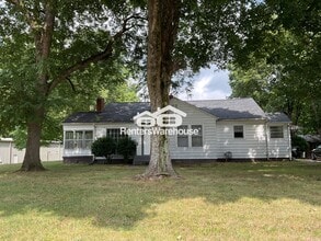 1017 N Salisbury Ave in Spencer, NC - Building Photo - Building Photo