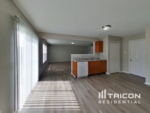 6245 Monteo Dr in Indianapolis, IN - Foto de edificio - Building Photo