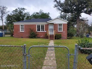 905 Ethan Allen St in Jacksonville, FL - Building Photo - Building Photo