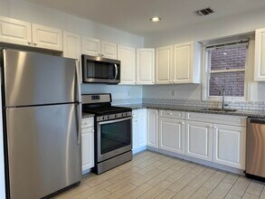 8911 Riverside Pl in North Bergen, NJ - Building Photo - Building Photo