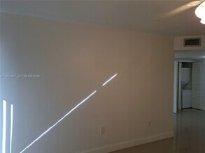 7160 NW 179th St in Hialeah, FL - Building Photo - Building Photo