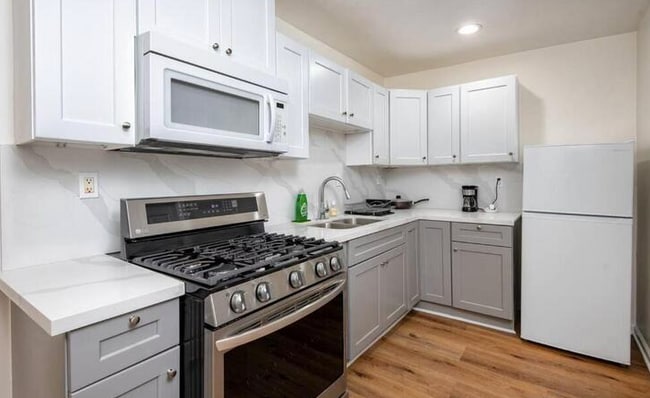 1161 W 38th St in Los Angeles, CA - Building Photo - Building Photo