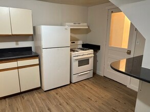 389 Salem St, Unit 3 in Medford, MA - Building Photo - Building Photo
