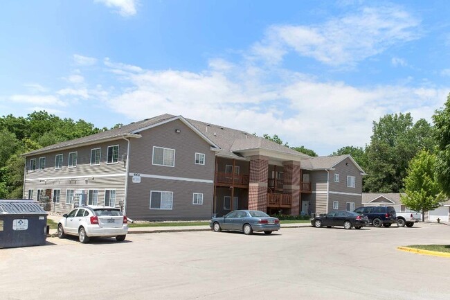 Riverwood in Pleasant Hill, IA - Foto de edificio - Building Photo