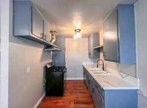 2617 W Rosecrans Ave in Gardena, CA - Foto de edificio - Building Photo