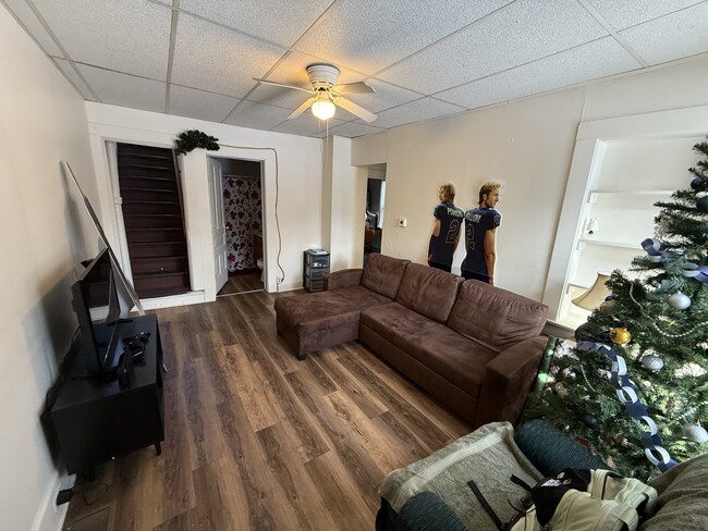 134 Niagara St, Unit 134 in Eau Claire, WI - Foto de edificio - Building Photo