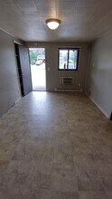 2223 N Water St Ext in Uhrichsville, OH - Building Photo - Building Photo