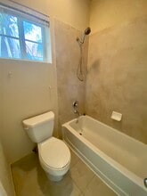 3538 NW 29th Ct in Lauderdale Lakes, FL - Building Photo - Building Photo