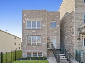 2811 W Jackson Blvd in Chicago, IL - Building Photo
