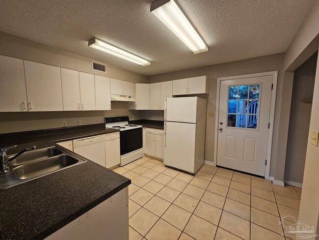 6828 Hunt St in Milton, FL - Building Photo - Building Photo