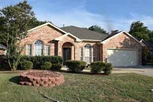 1714 Farmington Dr in Mansfield, TX - Building Photo